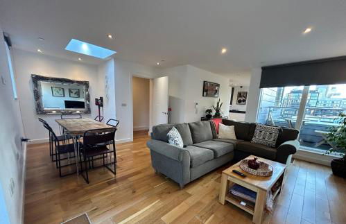 Split Level 3 Bedroom Top Floor Flat - Foto 31