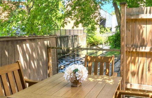 Jennifer's Historic Riverfront Loft Private Patio - Photo 22
