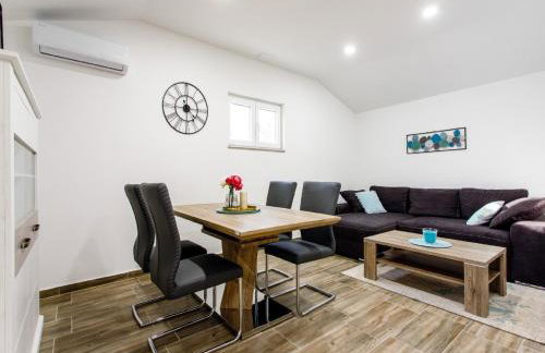 Torine - Capacious Holiday Home in Neorić with Heated Swimming Pool - Foto 3