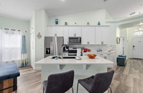 Single-Level Home w Heated Pool & 9MI to Disney - Photo 35