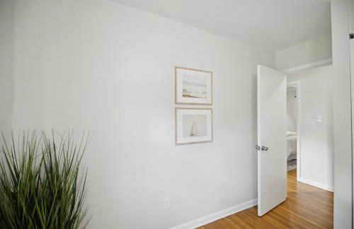 Comfy Coastal Getaway with Modern Comforts home - Foto 16