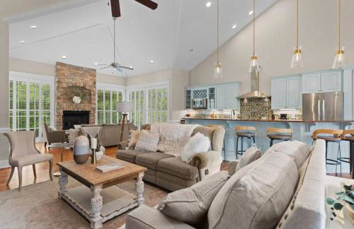 Grand Home on 10 Acres in Surf City w/Private Pond! - Foto 1