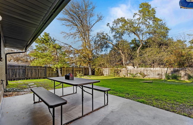 Quiet 3 Bedroom Home Walkable to Zilker Park - Photo 27