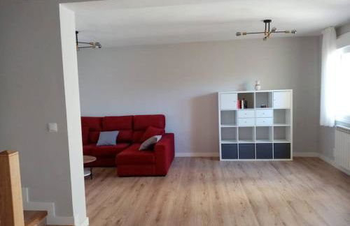 Casa Julio, bonita casa cómoda y espaciosa, totalmente reformada con terraza y jardin privado - Foto 8