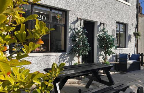 Beautiful 2-bed Cottage in Heysham Village - Foto 7