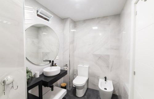 Moonkey - Apto. Albéniz, con acogedor patio - Photo 15