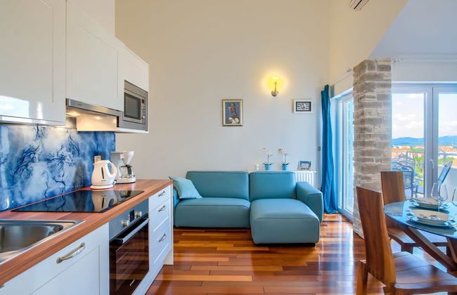 Modish Apartment in Murter with Hot Tub - Foto 3