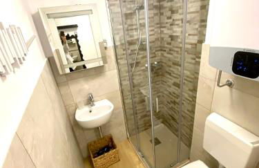 Luna's Cozy Apartment, skiin skiout in centre - Foto 12