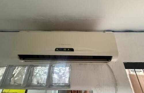 Apto surfe perto de tudo, mercado, barzinhos, farmácia, shopping - Foto 20