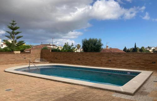 GRANDIOSO CHALET EN CASTELL DE POBLA MONTORNES - Foto 8