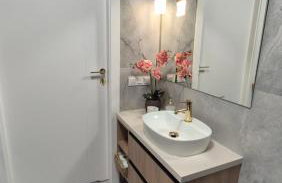 Towarowa Clock Apartment, free parking, air-conditioning, self check-in 24h - Photo 30