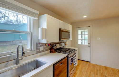 Walk to Benson Nightlife and Dining! Home with Yard - Photo 4