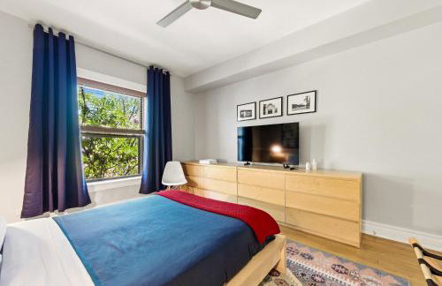 Steps to the Lakefront! This Uptown Beauty is Everything You Need for a Perfect Chicago Getaway condo - Foto 26
