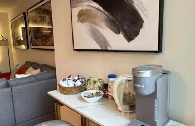 NEW Chic & Cozy 1BD Apartment Near East River, Minutes from Central Park - Foto 40