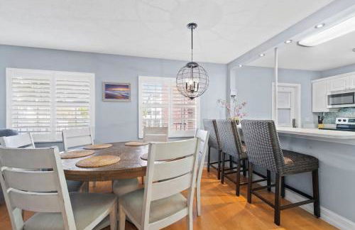 Beachside Las Olas Getaway Oasis with Pool - Foto 16