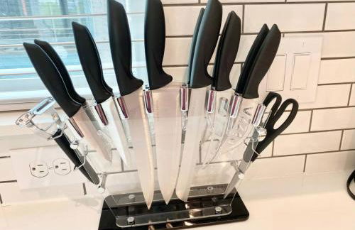 TMC 3-Story Townhome FREE EV Charge - Foto 33