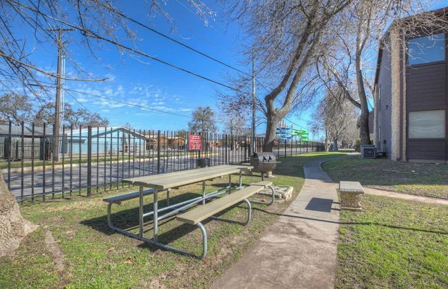 Luxury Riverfront Condo 1 BLK to Schlitterbahn! - Foto 40