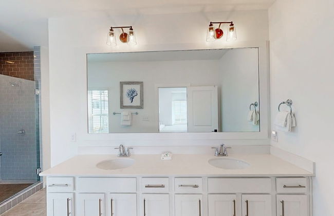 New Home 3br/2.5br w/ Kayak Access Sleeps 9 - Foto 32