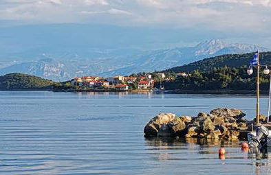Steinturm mit Dach-Terrasse zwischen Fluß, Meer und Gebirge- Spiti Pirgos - Foto 46