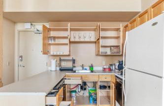 Downtown Gym Sauna Parking Pet Friendly - Photo 3