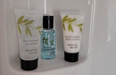 3 bed Sleeps 8 Wifi and Linen inc - Photo 4