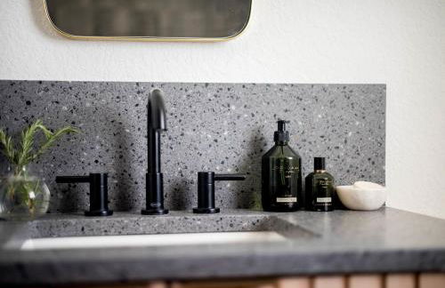 The Gable - 3 BLKS from Main St - Photo 38