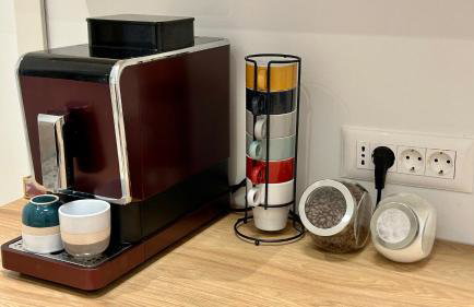 Omis apartment - near beach and town center, ground floor with small garden - Foto 29