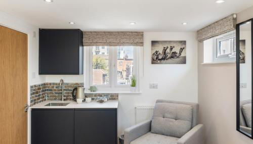 Studio at Tube Station Sleeps 3 Private Bathroom shared Kitchen 4 - Foto 5