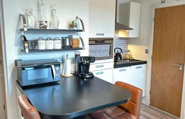 Cosy High Street Apartment 30 seconds from station - Foto 19