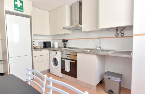 New Premium Apartment - Free Parking & Pools - Photo 20