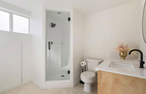 Sunlit Oasis with Heated Pool and Jacuzzi 20 minutes to Disneyland - Foto 10