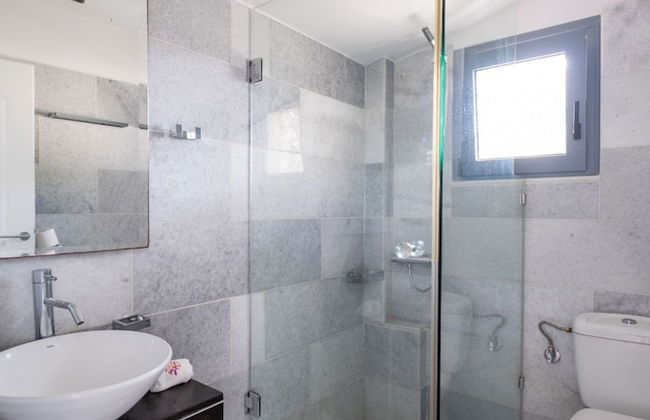 Icarus Luxury Beachfront Villa - Foto 26