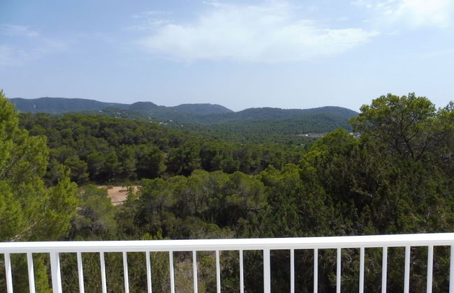 Villa in Cala Tarida With Private Pool & Sea View - Photo 36