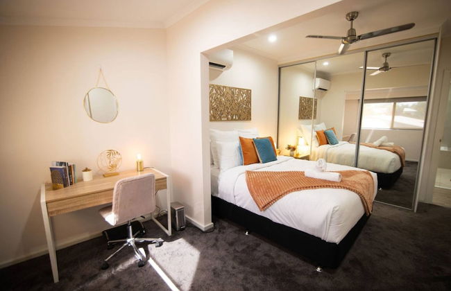 Rosewood Rustic Refuge Pool Outdoor Dining Backyard - Foto 61