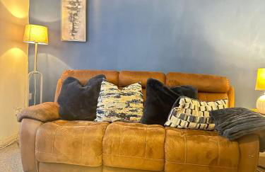 Spacious 3-Bedroom House with Fast Wi-Fi & Free Parking - Foto 11