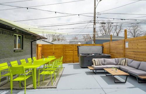 Wild West Disco Haus! Sleeps 12, Hot Tub + Gym! - Foto 54