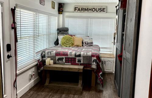 Pet Friendly Graham 2 Bedroom Home Christmas 365 at The Mistletoe Farm - Foto 7