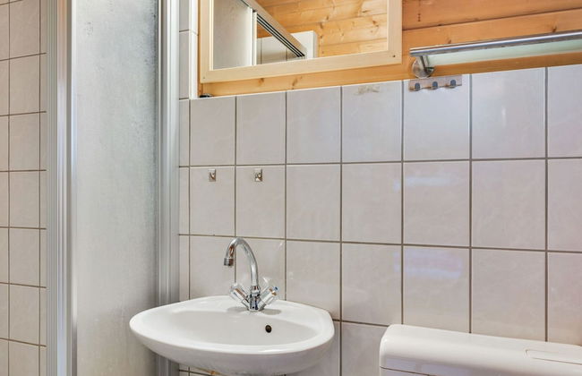 Charming Holiday Home With Private Garden - Photo 21