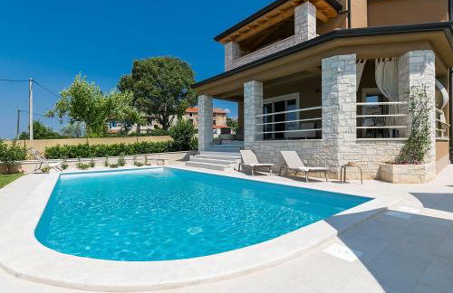 Traumhafte Villa mit beheizbarem Privatpool, Outdoor-Gym, Meerblick, in Umgebung von Weinbergen - Foto 2