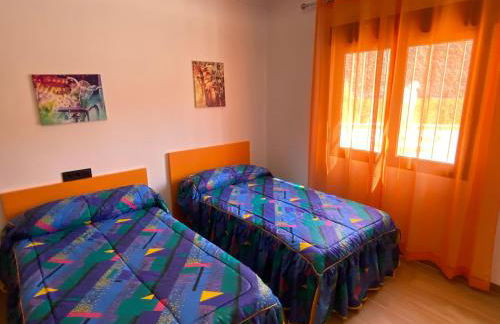 Chalet con piscina privada de 4 dormitorios Las Herrerias -cerca de Vera Playa- - Foto 13