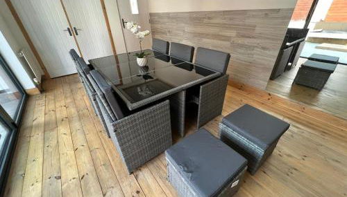 Modern upside down property with hot tub - Foto 5