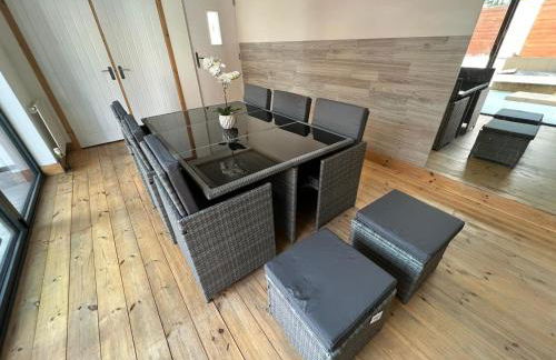 Modern upside down property with hot tub - Foto 5