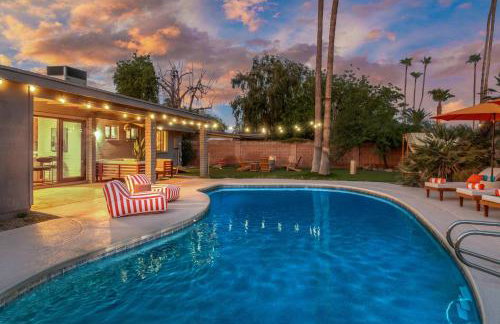 Disco Jungle with Fire Pit+Poolside TV+Yard Games - Photo 17