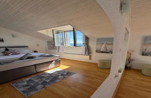 Indy's Beach Apartments -Two Bedroom Apartment with Balcony and Sea View - Photo 39
