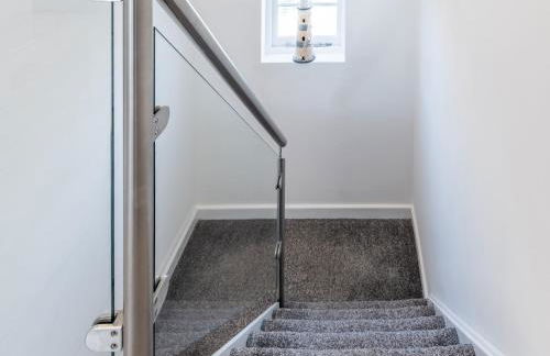 4-Bedroom Seafront House in Southend Sea Views - Pass the Keys - Foto 59