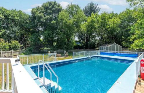 Lrge 5 BR 9 Beds Near DC-Pool, Hot Tub, Gym, Game Rm, Fire Pit - Foto 7