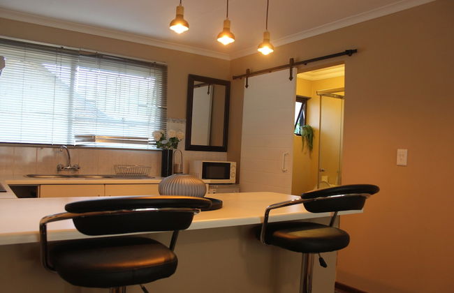 Chic & Serene 1-Bed Haven in Roodepoort - Photo 38