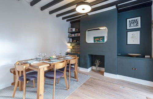 Beautiful Redbrick Home in Ruthin Centre & Parking - Photo 5