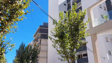 Vistas al mar. Junto a la playa. Garaje y piscina. - Photo 4
