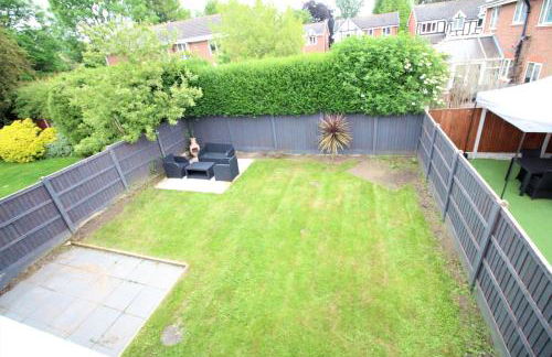 3 Bed Detached - Sleeps 5 - Private Garden & Parking Plus Garage - Quiet Cul De Sac Location - Dog Friendly - Fast Wifi - Close to Motorway Access - Foto 28